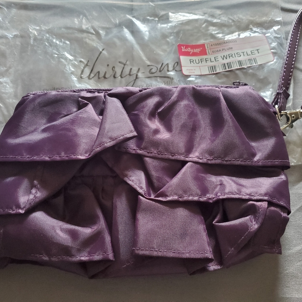 Thirty one wristlet
